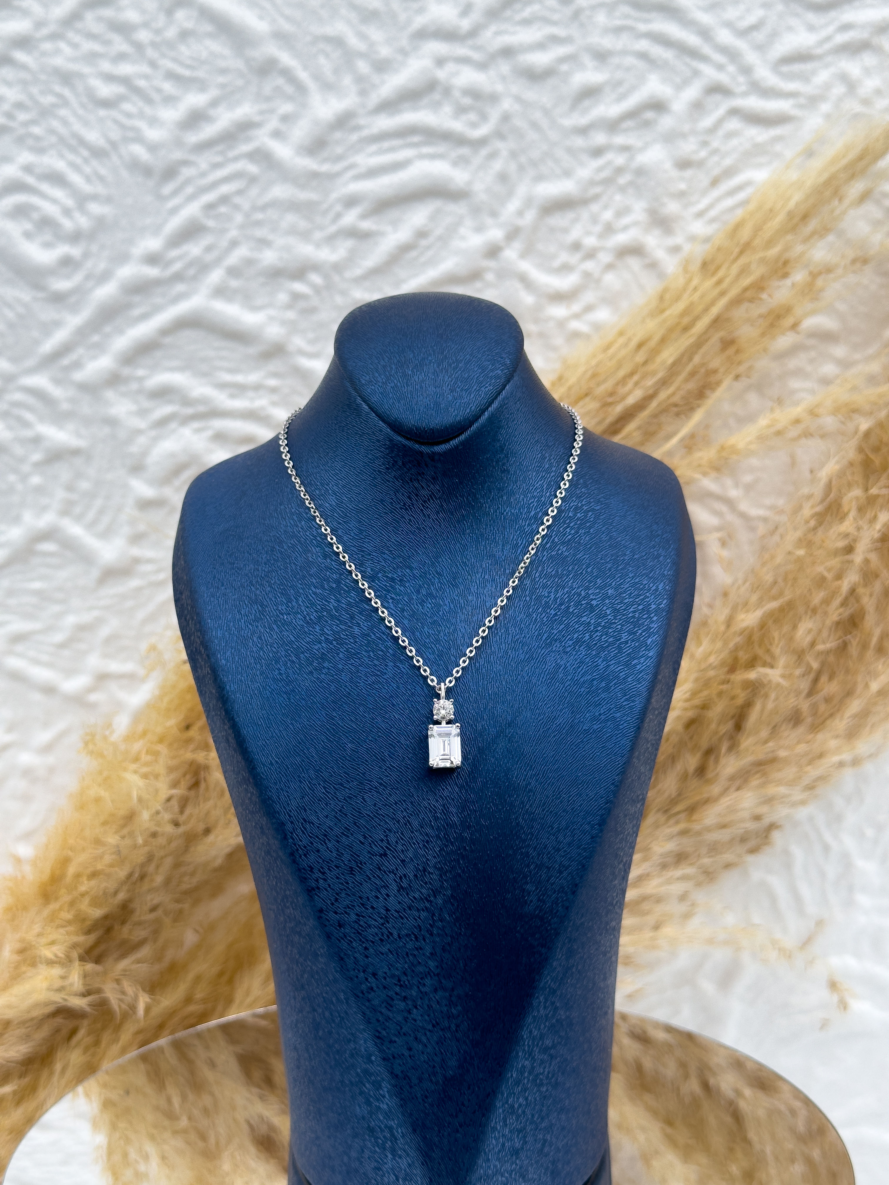 925 Ayar Gümüş Baget Taşlı Özel Tasarım Kadın Kolye – Zarif & Şık Hediyelik